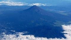 Father leaves 7-year-old son alone on Mount Fuji to continue hike